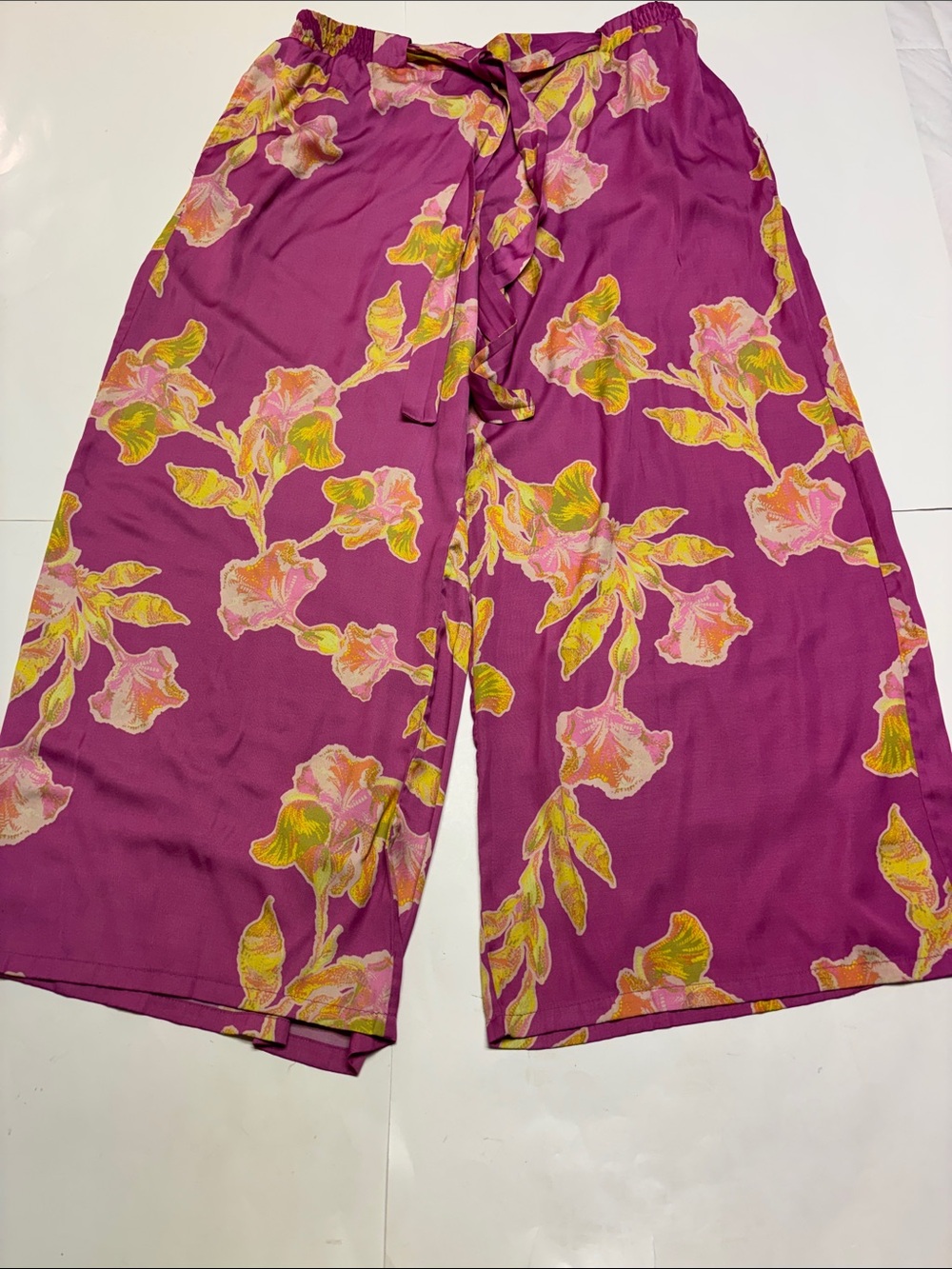 Open Edit women’s tropical print wide legged pants size XL